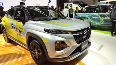 Suzuki Fronx FFV does not get any cosmetic changes apart from decals. The production version is expected to have a flex fuel badging on the tailgate. Suzuki Fronx FFV does not get any cosmetic changes apart from decals. The production version is expected to have a flex fuel badging on the tailgate.