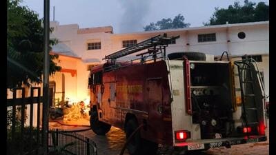 The blaze at the Northern Railway Divisional Hospital in Alambagh in the wee hours of Monday. (HT Photo) The blaze at the Northern Railway Divisional Hospital in Alambagh in the wee hours of Monday. (HT Photo)