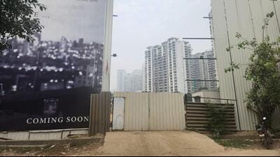 The state government’s infrastructure and industrial development department has upheld the Authority’s decision to grant additional FAR to the developer, giving the builder green signal to build additional towers on the vacant land parcel that was part of this realty project. (HT Photos) The state government’s infrastructure and industrial development department has upheld the Authority’s decision to grant additional FAR to the developer, giving the builder green signal to build additional towers on the vacant land parcel that was part of this realty project. (HT Photos)