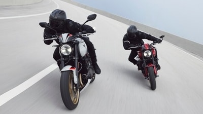 Triumph Trident 800 puts out 115 PS and 84 Nm. It gets a 6-speed gearbox with a bi-directional quickshifter.
