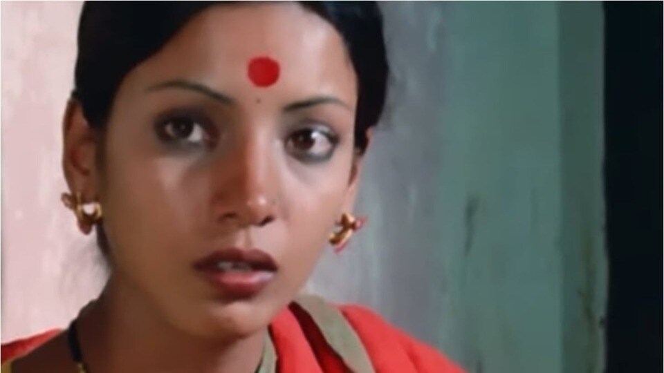 <p>షబానా 1974లో అంకుర్ సినిమాతో బాలీవుడ్ లోకి అడుగుపెట్టింది. ఈ సినిమాకు గాను ఆమెకు జాతీయ అవార్డు లభించింది.</p>(instagram)