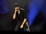  Spanish singer and songwriter Enrique Iglesias performs onstage during a concert in Mumbai on October 29, 2025. (AFP)