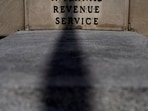 Americans to get new direct deposit relief payments of $1,390, $1,702, $2,000 this year? What to know (REUTERS/Kent Nishimura/File Photo)