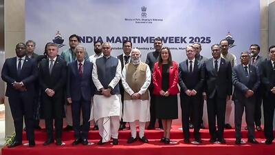 Prime Minister Narendra Modi with Global CEO forum participants at the India Maritime Week 2025 (ANI Video Grab)