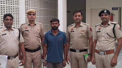 The accused, Ajay Kumar alias Bhuvani, 34, under police custody (HT Photo) The accused, Ajay Kumar alias Bhuvani, 34, under police custody (HT Photo)