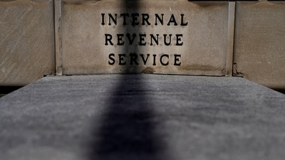Americans to get new direct deposit relief payments of $1,390, $1,702, $2,000 this year? What to know (REUTERS/Kent Nishimura/File Photo) (REUTERS)
