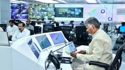 <p>“హుద్హుద్ తుఫాన్తో విశాఖపట్నం అతలాకుతలం అయ్యింది. వారం రోజుల్లోనే పరిస్థితులను చక్కదిద్దాం. తరువాత వచ్చిన తిత్లీ తుఫాన్ సమయంలోనూ సమర్థంగా పనిచేశాం. బుడమేరు వరదను ఎదుర్కొన్నాం. టెక్నాలజీని సమర్థంగా వినియోగిస్తున్నాం. శాటిలైట్ ఇమేజ్ల ఆధారంగా తుఫాన్ పరిస్థితులను అంచనా వేశాం. రాష్ట్ర సచివాలయం నుంచి గ్రామ సచివాలయం వరకు ఎప్పటికప్పుడు ఇన్ఫర్మేషన్ తీసుకున్నాం” అని సీఎం చంద్రబాబు గురువారం చెప్పారు. ప్రతి ఒక్కర్నీ ఆదుకుంటామని స్పష్టం చేశారు.<br> </p> <p>“హుద్హుద్ తుఫాన్తో విశాఖపట్నం అతలాకుతలం అయ్యింది. వారం రోజుల్లోనే పరిస్థితులను చక్కదిద్దాం. తరువాత వచ్చిన తిత్లీ తుఫాన్ సమయంలోనూ సమర్థంగా పనిచేశాం. బుడమేరు వరదను ఎదుర్కొన్నాం. టెక్నాలజీని సమర్థంగా వినియోగిస్తున్నాం. శాటిలైట్ ఇమేజ్ల ఆధారంగా తుఫాన్ పరిస్థితులను అంచనా వేశాం. రాష్ట్ర సచివాలయం నుంచి గ్రామ సచివాలయం వరకు ఎప్పటికప్పుడు ఇన్ఫర్మేషన్ తీసుకున్నాం” అని సీఎం చంద్రబాబు గురువారం చెప్పారు. ప్రతి ఒక్కర్నీ ఆదుకుంటామని స్పష్టం చేశారు.<br> </p>