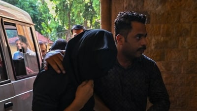 Akhtar Hussain Ahmed, who has been posing as a fake BARC scientist, produced before a Mumbai court by the crime branch's crime Intelligence unit (CIU) on Oct 29, 2025. (Raju Shinde/HT Photo) Akhtar Hussain Ahmed, who has been posing as a fake BARC scientist, produced before a Mumbai court by the crime branch's crime Intelligence unit (CIU) on Oct 29, 2025. (Raju Shinde/HT Photo)