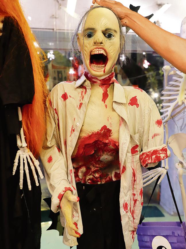 Not for the faint-hearted — this bloody wall hanger brings the real haunted-house vibes home! Price: ₹1,500. Not for the faint-hearted — this bloody wall hanger brings the real haunted-house vibes home! Price: ₹1,500.