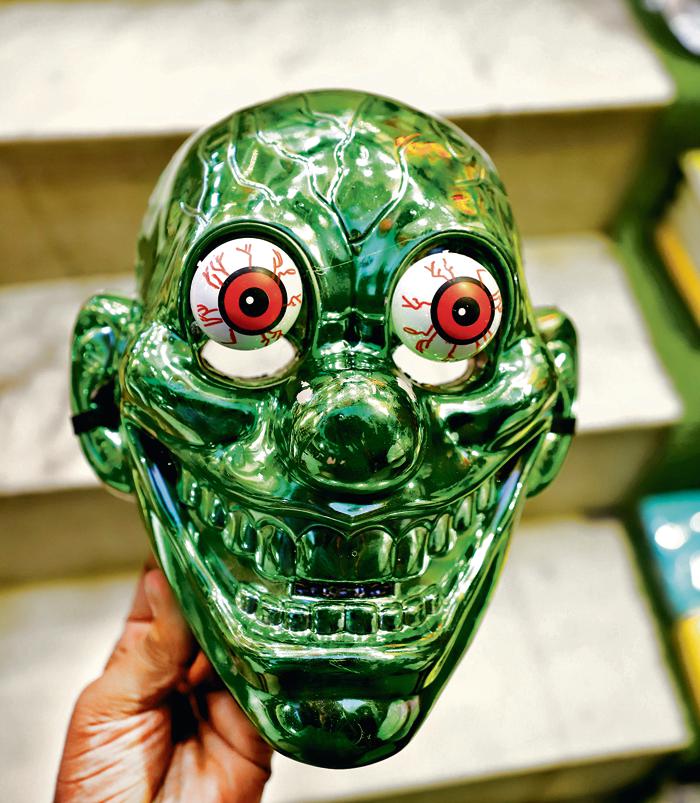 This pop-eyed Halloween mask is made to freak out your friends in style. Price: ₹250. This pop-eyed Halloween mask is made to freak out your friends in style. Price: ₹250.