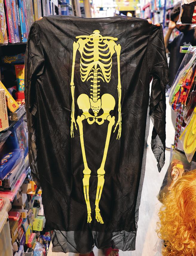 Glows in the dark, slays in the crowd, this skeleton costume makes for a bone-chilling Halloween party outfit. Price: ₹1,000. Glows in the dark, slays in the crowd, this skeleton costume makes for a bone-chilling Halloween party outfit. Price: ₹1,000.
