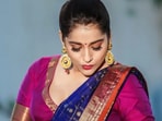 <p>లంగావోణీలో క్యూట్ గా మెరిసిపోయింది హాట్ యాంకర్ రష్మి గౌతమ్. ఇలా అందాలతో కుర్రకారుకు నిద్ర లేకుండా చేస్తోంది ఈ భామ. </p>(instagram-Rashmi Gautam)