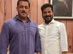 రేవంత్ రెడ్డిని కలిసి సల్మాన్ ఖాన్.. తెలంగాణ అభివృద్ధిని కొనియాడిన బాలీవుడ్ స్టార్ హీరో
