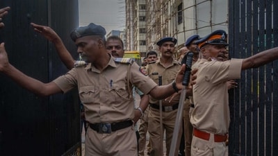 Arya released a video saying he did not intend to hurt the children, but wanted to speak to people to help him recover <span class='webrupee'>₹</span>2 crore that the Maharashtra education department allegedly owed him. (HT Photo) Arya released a video saying he did not intend to hurt the children, but wanted to speak to people to help him recover <span class='webrupee'>₹</span>2 crore that the Maharashtra education department allegedly owed him. (HT Photo)