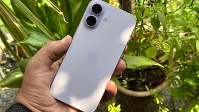 I got the chance to review the iPhone 17 Lavender colour option. (Ayushmann Chawla)