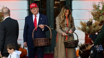 President Trump and Melania Trump welcomed trick-or-treaters to the White House during the Halloween event. REUTERS/Kylie Cooper (REUTERS)