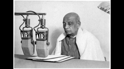 Sardar Vallabhbhai Patel addressing the nation from All India Radio Station in New Delhi. (HT Archives) Sardar Vallabhbhai Patel addressing the nation from All India Radio Station in New Delhi. (HT Archives)