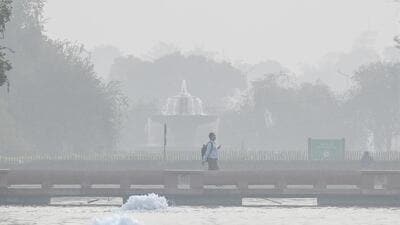 Smog on a winter morning. (RAJ K RAJ /HT PHOTO) Smog on a winter morning. (RAJ K RAJ /HT PHOTO)