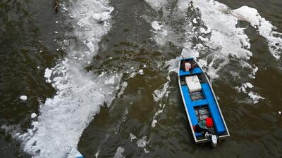 The foam on the Yamuna is a sign of pollution. (Sunil Ghosh/HT Photo) The foam on the Yamuna is a sign of pollution. (Sunil Ghosh/HT Photo)