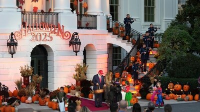 For Halloween 2025, the White House adopted a festive autumn theme, featuring pumpkins lining the staircases and fall leaves draped over the columns. (AP Photo/Jacquelyn Martin) (AP) For Halloween 2025, the White House adopted a festive autumn theme, featuring pumpkins lining the staircases and fall leaves draped over the columns. (AP Photo/Jacquelyn Martin) (AP)