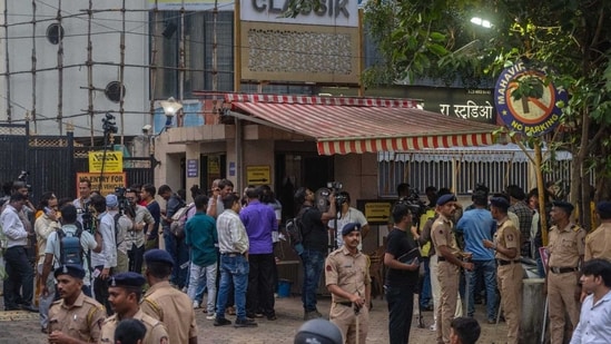 They were then held hostage for about three-and-a-half hours by a man identified as Rohit Arya (50), who was carrying an airgun and an inflammable spray.(HT Photo)