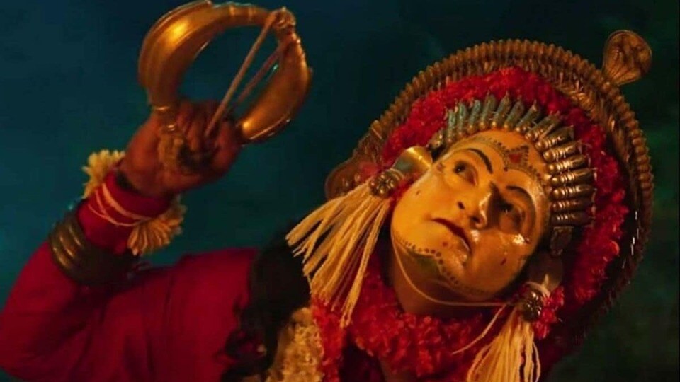 కాంతార: చాప్టర్ 1 - రిషబ్ శెట్టి చిత్రం 'కాంతార' బాక్సాఫీస్ వద్ద రికార్డు స్థాయిలో వసూళ్లు రాబట్టింది. థియేటర్ల తర్వాత ఇప్పుడు ఓటీటీలోనూ 'కాంతార' దుమ్మురేపుతోంది. ఈ జాబితాలో ఇది 7వ స్థానంలో ఉంది.
