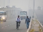 A thick layer of smog seen on the Delhi-Gurugram Expressway during morning hours in Gurugram on Friday. (Parveen Kumar/Hindustan Times)