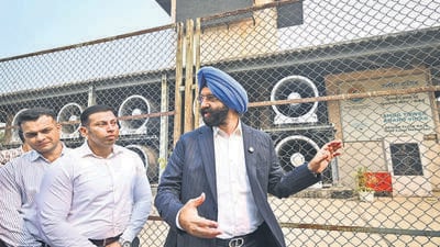 Delhi environment minister Manjinder Singh Sirsa at the Anand Vihar AQI monitoring station. (Sanchit Khanna/HT Photo) Delhi environment minister Manjinder Singh Sirsa at the Anand Vihar AQI monitoring station. (Sanchit Khanna/HT Photo)
