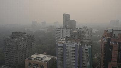 The Capital clocked an air quality index of 303, classified as “very poor” on Saturday (RAJ K RAJ /HT PHOTO) The Capital clocked an air quality index of 303, classified as “very poor” on Saturday (RAJ K RAJ /HT PHOTO)