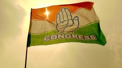 కాంగ్రెస్ లో మారుతున్న సమీకణాలు కాంగ్రెస్ లో మారుతున్న సమీకణాలు
