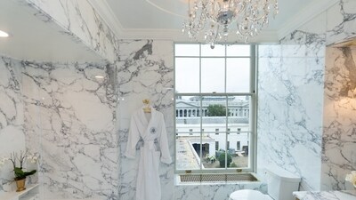 Photo of the Lincoln Bathroom shared by Donald Trump Photo of the Lincoln Bathroom shared by Donald Trump