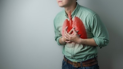 Dr Chabbra shares tips to improve lung health and reduce damage from smoking and pollution. ((Shutterstock)) Dr Chabbra shares tips to improve lung health and reduce damage from smoking and pollution. ((Shutterstock))