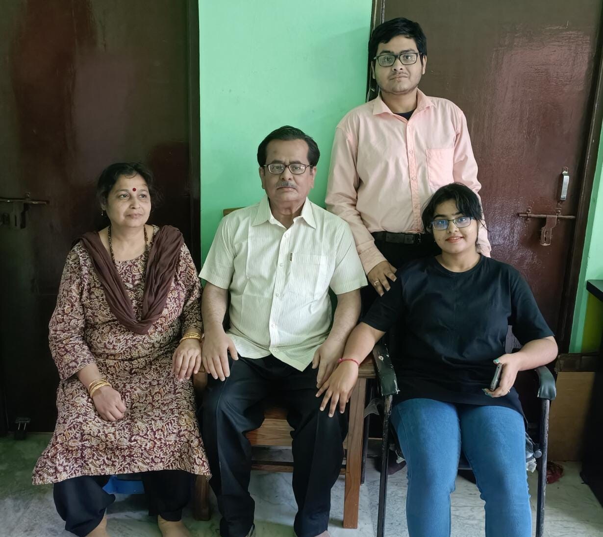The Goswami famiy with a silicon statue of Nemai Chandra Goswami, a retired professor in Suri, West Bengal, who died of pneumonia, aged 68. The Goswami famiy with a silicon statue of Nemai Chandra Goswami, a retired professor in Suri, West Bengal, who died of pneumonia, aged 68.