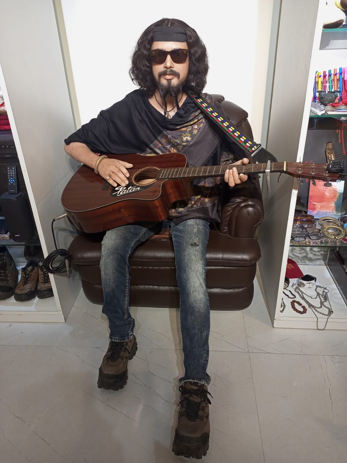 The hyper-realistic statue created by the artist Subimal Das. The hyper-realistic statue created by the artist Subimal Das.