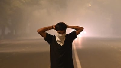 Delhi Air Pollution: For a 1500 sq ft, 3BHK apartment in Delhi NCR, three to four high-CADR air purifiers are needed for effective protection when AQI exceeds 600. (Arvind Yadav/HT)