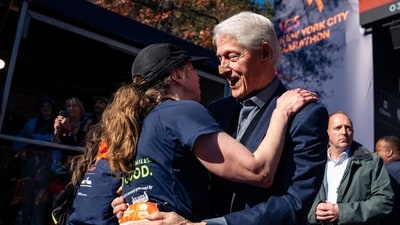 Hillary Clinton accompanied Bill Clinton to support their daughter Chelsea in the New York City Marathon on Sunday. (AP) Hillary Clinton accompanied Bill Clinton to support their daughter Chelsea in the New York City Marathon on Sunday. (AP)