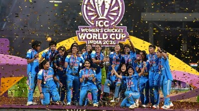 Indian players celebrate with the trophy during the presentation ceremony after winning the ICC Women's World Cup 2025. (PTI)