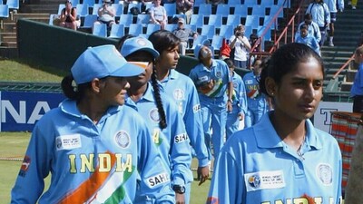 2005 ప్రపంచ కప్ ఫైనల్లో మిథాలీ రాజ్ నేతృత్వంలోని టీమిండియా.. (Getty Images) 2005 ప్రపంచ కప్ ఫైనల్లో మిథాలీ రాజ్ నేతృత్వంలోని టీమిండియా.. (Getty Images)