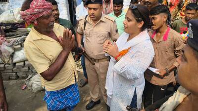 Shivani Shukla meeting locals during her poll campaign in Lalganj. (HT Photo) Shivani Shukla meeting locals during her poll campaign in Lalganj. (HT Photo)
