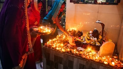 কার্তিক পূর্ণিমায় বাস্তুমতে করুন ৪ কাজ (প্রতীকী ছবি, সৌজন্য - ANI) কার্তিক পূর্ণিমায় বাস্তুমতে করুন ৪ কাজ (প্রতীকী ছবি, সৌজন্য - ANI)