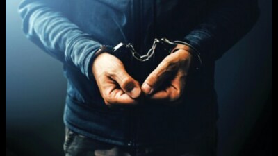 As officers intercepted the accused while he was checking out of the hotel, he suddenly collapsed and pretended to have a heart attack, leaving police personnel momentarily alarmed. He was rushed to Dr Ram Manohar Lohia Hospital, where doctors confirmed he was in perfect health and had staged the episode to evade arrest. (Pic for representation) As officers intercepted the accused while he was checking out of the hotel, he suddenly collapsed and pretended to have a heart attack, leaving police personnel momentarily alarmed. He was rushed to Dr Ram Manohar Lohia Hospital, where doctors confirmed he was in perfect health and had staged the episode to evade arrest. (Pic for representation)