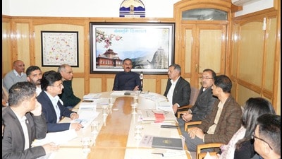Chief minister Sukhvinder Singh Sukhu during the meeting with HIMUDA officials, in Shimla on Monday. (HT Photo)
