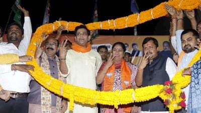 Delhi Chief Minister Rekha Gupta along with BJP MP Ravi Kisan and Bankipur Assembly constituency candidate Nitin Navin during campaigning in Patna, Bihar, Monday. (PTI) Delhi Chief Minister Rekha Gupta along with BJP MP Ravi Kisan and Bankipur Assembly constituency candidate Nitin Navin during campaigning in Patna, Bihar, Monday. (PTI)