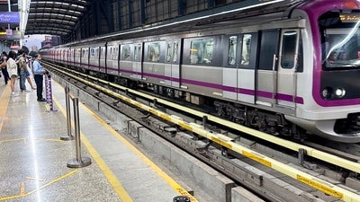Officials from the Bangalore Metro Rail Corporation Limited (BMRCL) commended both the passenger and the Metro staff for their quick and responsible action (X/@bykarthikreddy) Officials from the Bangalore Metro Rail Corporation Limited (BMRCL) commended both the passenger and the Metro staff for their quick and responsible action (X/@bykarthikreddy)