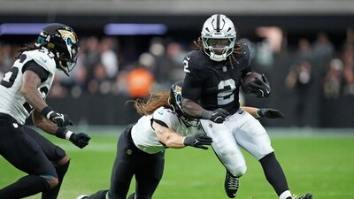 Las Vegas Raiders running back Ashton Jeanty (2) runs the ball during the second half against the Jacksonville Jaguars at Allegiant Stadium. (IMAGN IMAGES via Reuters Connect)