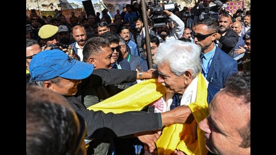 J&K LG Manoj Sinha during the foundation stone laying ceremony for construction of new houses for flood-affected families of Chashoti, Kishtwar on Monday. (@OfficeOfLGJandK) J&K LG Manoj Sinha during the foundation stone laying ceremony for construction of new houses for flood-affected families of Chashoti, Kishtwar on Monday. (@OfficeOfLGJandK)