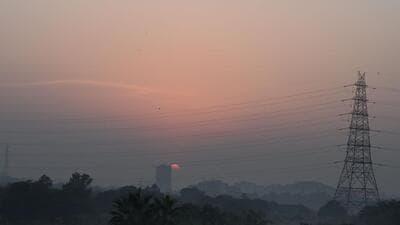 Smog engulfing the city during sunset on Monday. (Arvind Yadav/HT Photo) Smog engulfing the city during sunset on Monday. (Arvind Yadav/HT Photo)