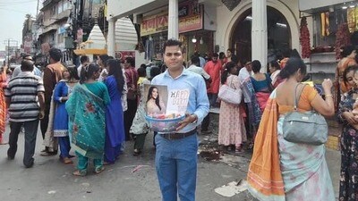 মায়ের কাছে পুজো দেওয়ার মুহূর্তেরও বেশ কিছু ছবি পোস্ট করা হয়। পুজো দিয়ে বেরিয়ে মন্দিরের সামনে বেশ কয়েকটি ছবি তোলেন তাঁরা। মায়ের কাছে পুজো দেওয়ার মুহূর্তেরও বেশ কিছু ছবি পোস্ট করা হয়। পুজো দিয়ে বেরিয়ে মন্দিরের সামনে বেশ কয়েকটি ছবি তোলেন তাঁরা।