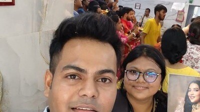 এই বছর কালীপুজোর সময় নৈহাটিতে বড় মায়ের কাছে বসে পুজো দিতে দেখা গিয়েছিল রাজ চক্রবর্তী এবং শুভশ্রী গঙ্গোপাধ্যায়কে। শুধু রাজ বা শুভশ্রী নন, ইন্ডাস্ট্রির আরও বহু তারকাকে এই সময়ে মায়ের কাছে পুজো দিতে দেখা গিয়েছিল। এই বছর কালীপুজোর সময় নৈহাটিতে বড় মায়ের কাছে বসে পুজো দিতে দেখা গিয়েছিল রাজ চক্রবর্তী এবং শুভশ্রী গঙ্গোপাধ্যায়কে। শুধু রাজ বা শুভশ্রী নন, ইন্ডাস্ট্রির আরও বহু তারকাকে এই সময়ে মায়ের কাছে পুজো দিতে দেখা গিয়েছিল।