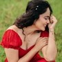 <p>రెడ్ డ్రెస్ లో హాట్ పోజులతో మెరిసిపోయిన ఈ హీరోయిన్ ఎవరో గుర్తు పట్టారా? థ్రిల్లర్ మూవీస్ తో గుర్తింపు తెచ్చుకున్న నందిత శ్వేత.</p>